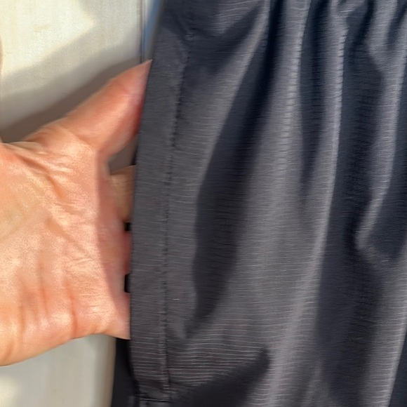 Under Armour Mens Black Shorts - Picture 5 of 8